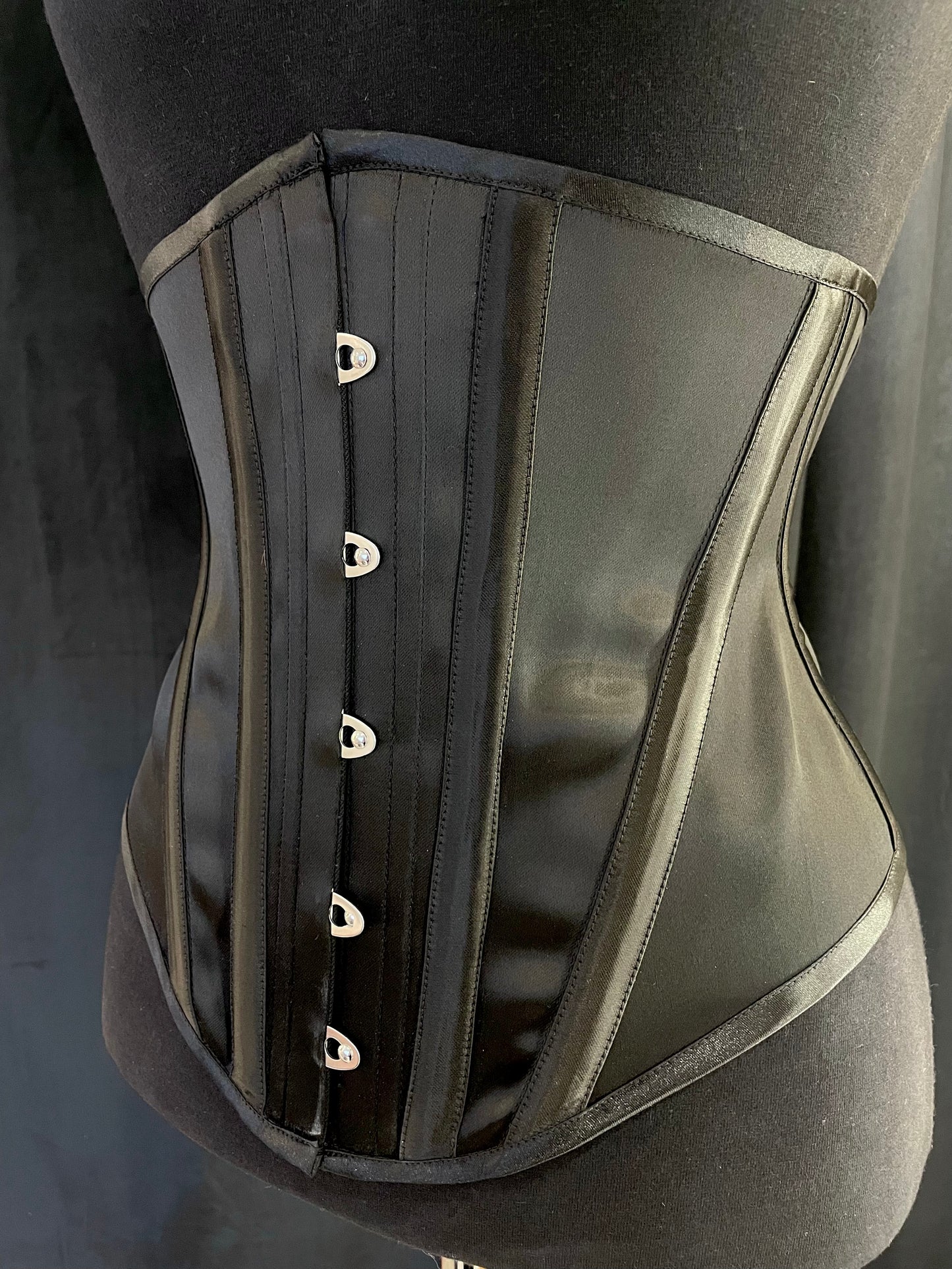 Marianne Black Satin 70cm