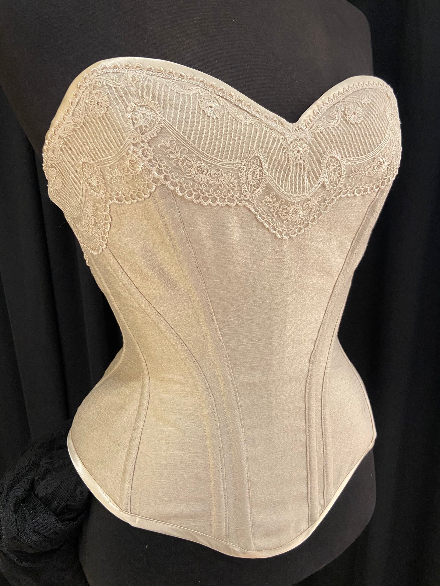 Vanisha Cream 55 cm