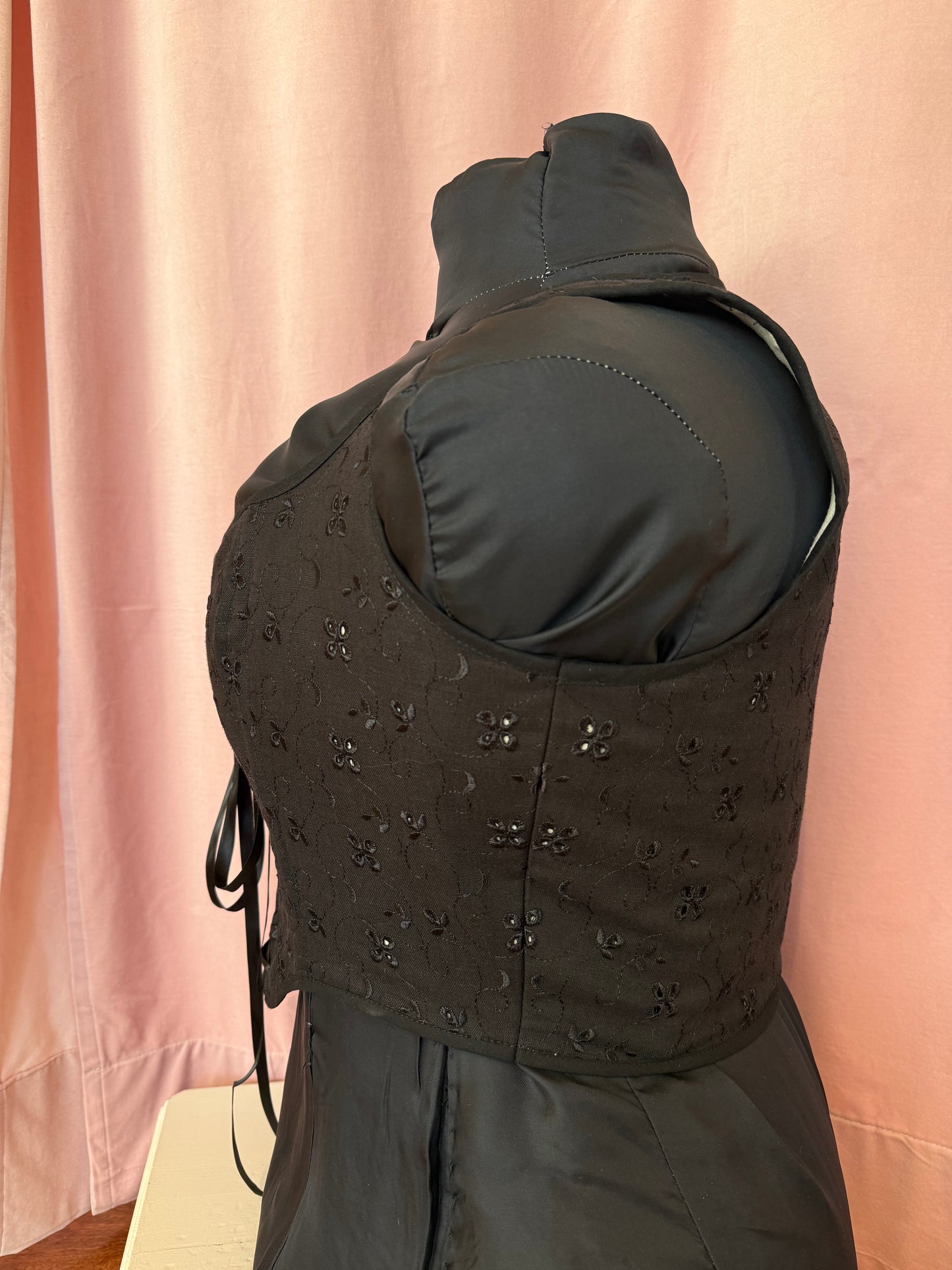 Mila, mustat kukat 48