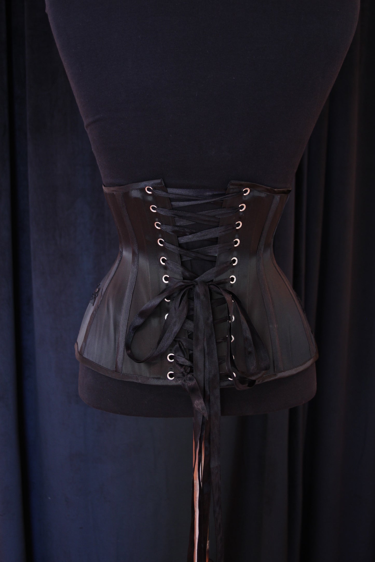 Madame Sirra (56cm)